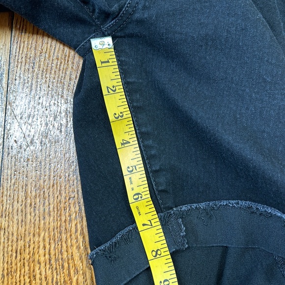 Levi’s black denim shorts. Waist 30. Great condition. - Picture 11 of 11